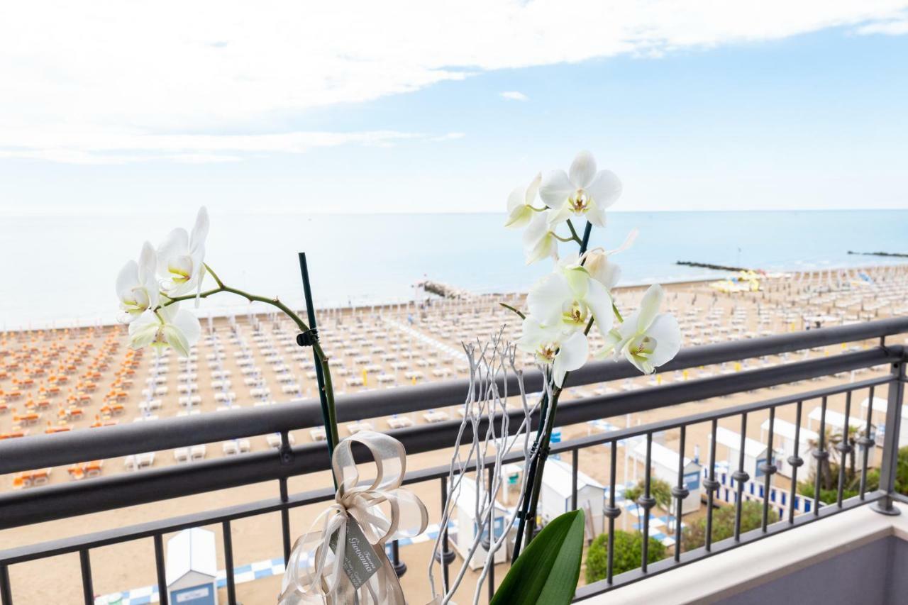 Hotel Nettuno Caorle Exterior photo